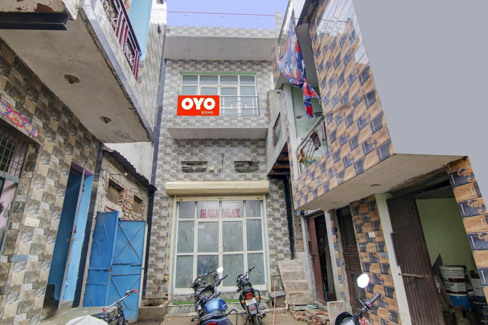 Hotel O S Palace Near Samaypur Badli Metro Station Delhi  Exteriör bild